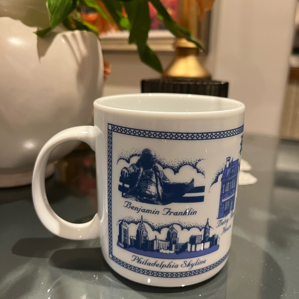 Philadelphia coffee mug NWOT - Picture 3 of 5